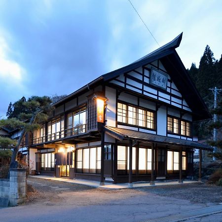 宿屋白金家: Traditional Ryokan Experience Nagano Exterior photo