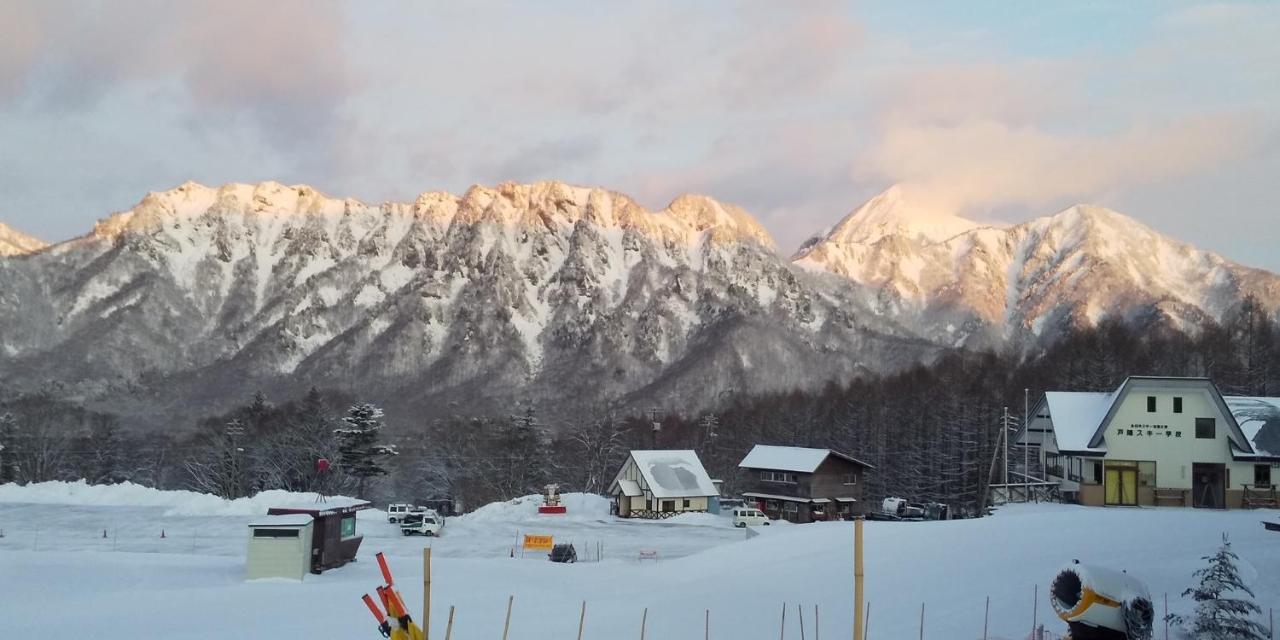 宿屋白金家: Traditional Ryokan Experience Nagano Exterior photo