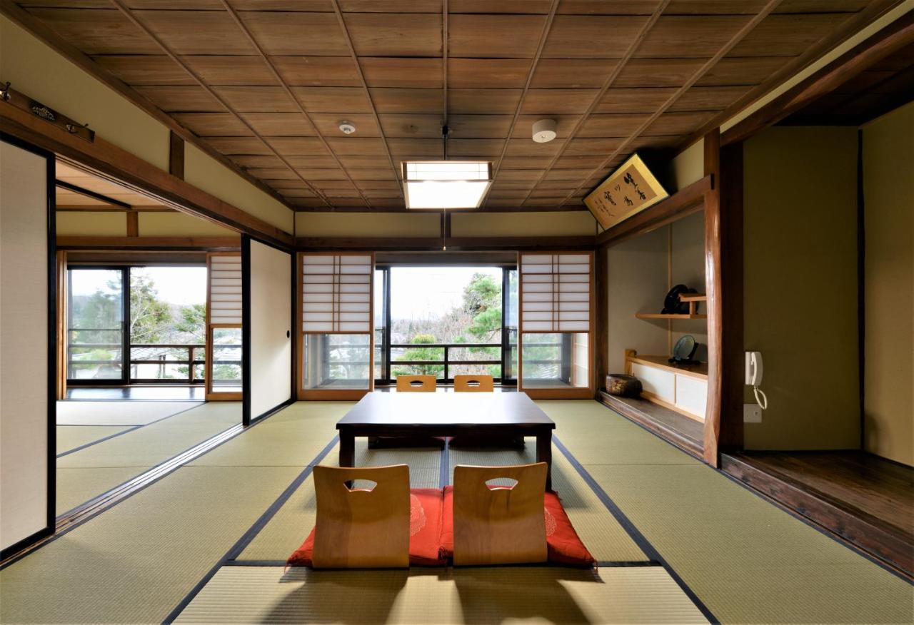 宿屋白金家: Traditional Ryokan Experience Nagano Exterior photo