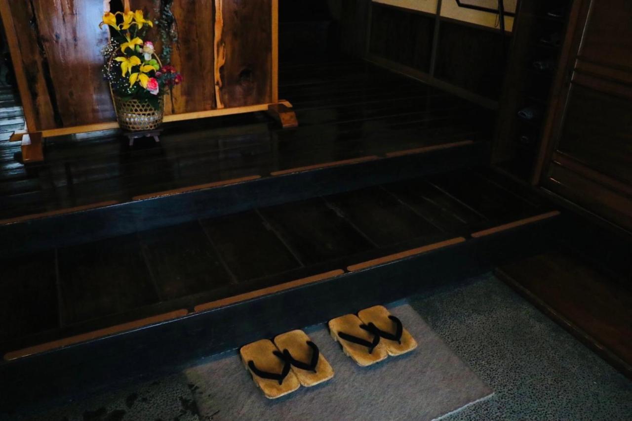宿屋白金家: Traditional Ryokan Experience Nagano Exterior photo