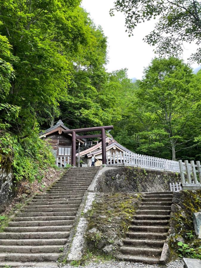 宿屋白金家: Traditional Ryokan Experience Nagano Exterior photo