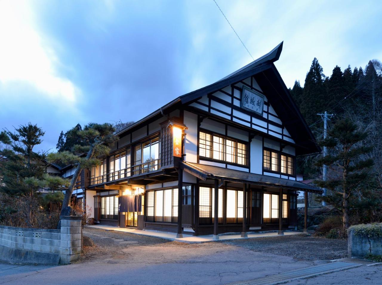 宿屋白金家: Traditional Ryokan Experience Nagano Exterior photo